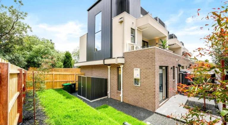 279 m&sup2; Ferienhaus