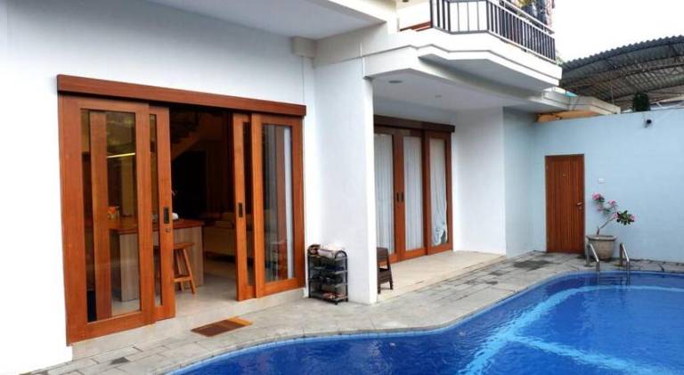 Villa with pool — photo 3