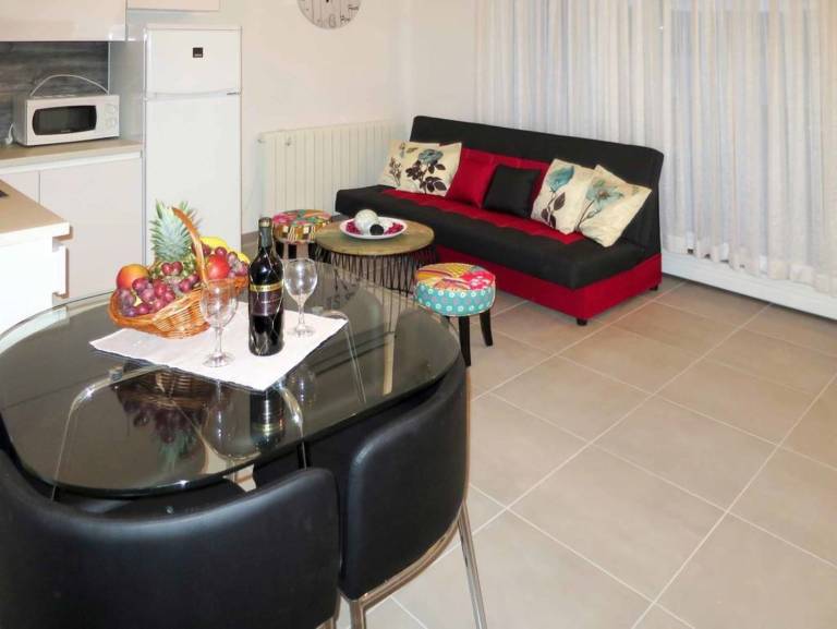 Rental apartment with barbeque, pool & patio | Sea view — photo 2