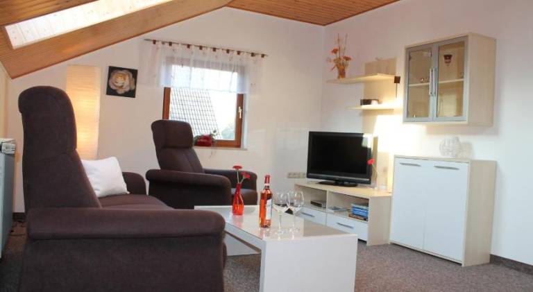 Rental apartment with patio, barbeque & garden in Sellin