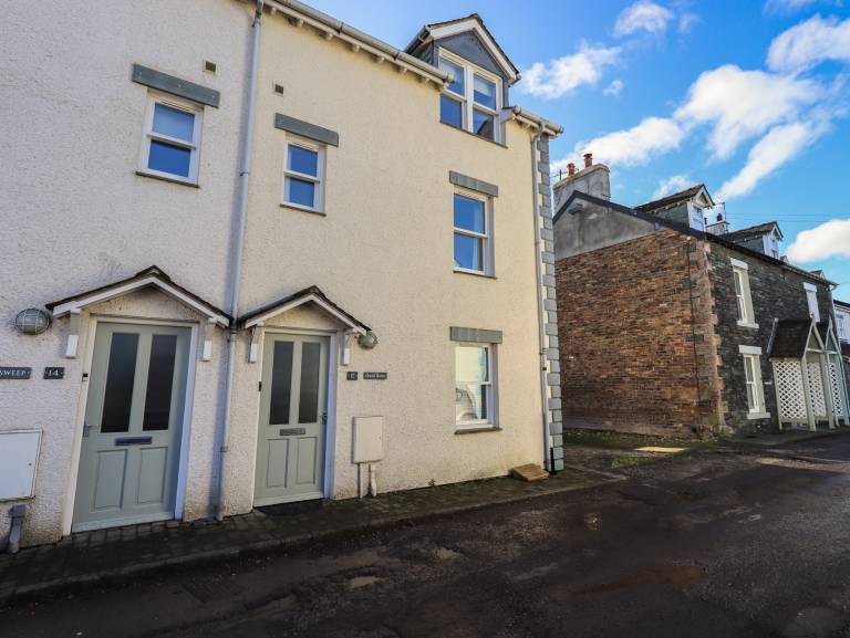Cottage with yard in Keswick