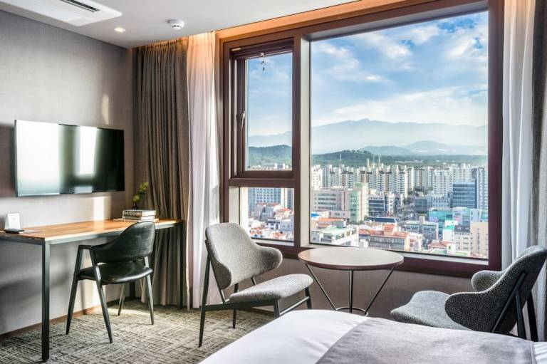 Hotel With Jeju