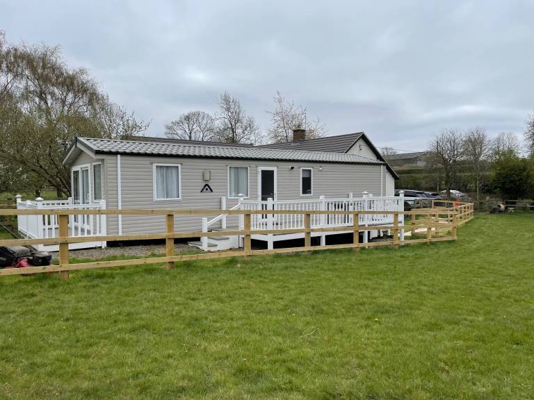 Caravan in Holcot - Sleeps 6 - Maximum 6 people - Maximum 4 adults per booking -Pet Friendly — photo 2