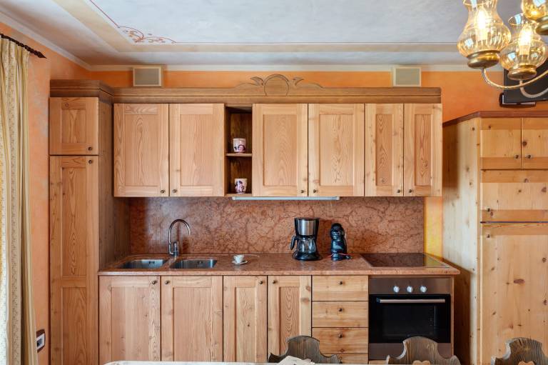 Apartment 'Golden' with Mountain View, Shared Garden and Wi-Fi — photo 3
