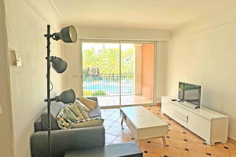 Apartment with terrace & pool — photo 4