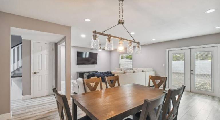 Big vacation home | Pets allowed — photo 3