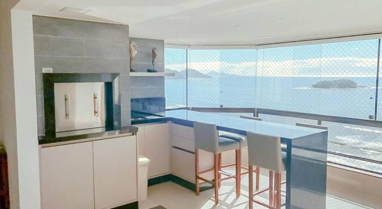 Holiday apartment with 4 rooms for 14 persons in Balneário Camboriú