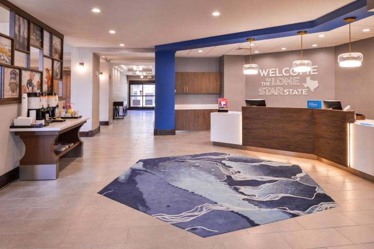 Hampton Inn & Suites Legacy Park-Frisco — photo 3