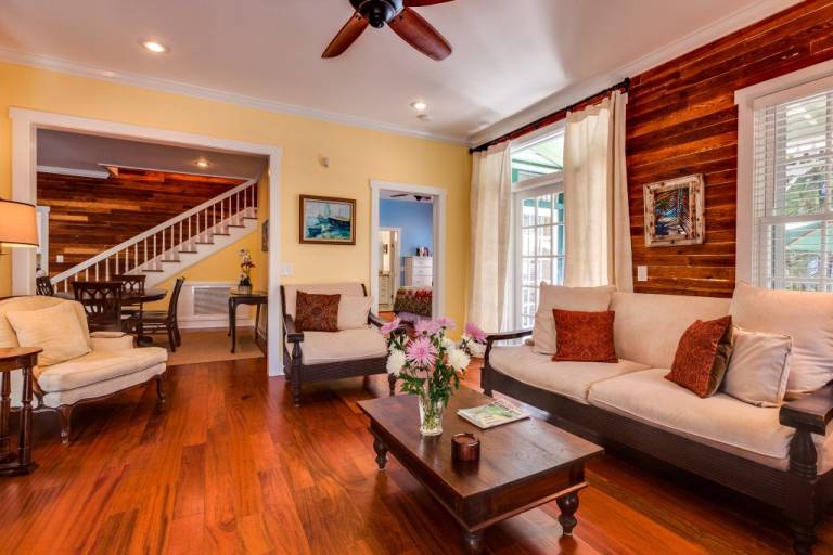 Children-friendly vacation home with BBQ, terrace & private pool | Garden view | Pets are welcome — photo 3