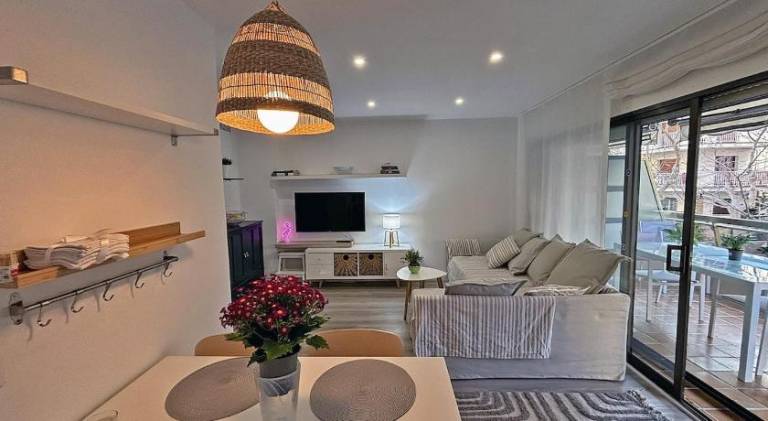 Apartment with patio in Cambrils