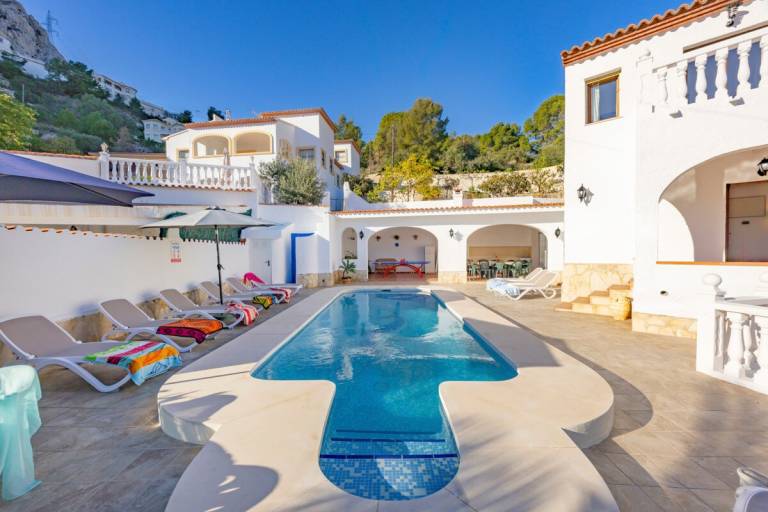 Charming villa with patio, garden & barbecue | Dogs allowed — photo 3