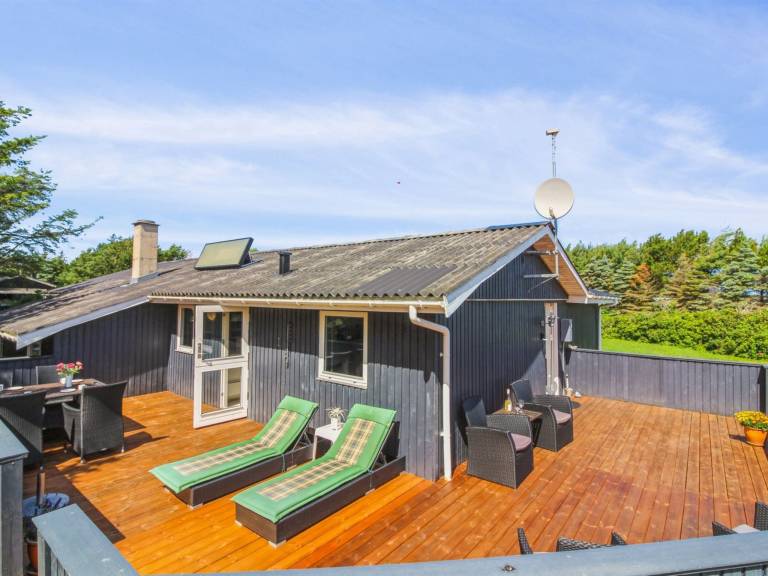 House with yard, terrace & barbeque in Lokken