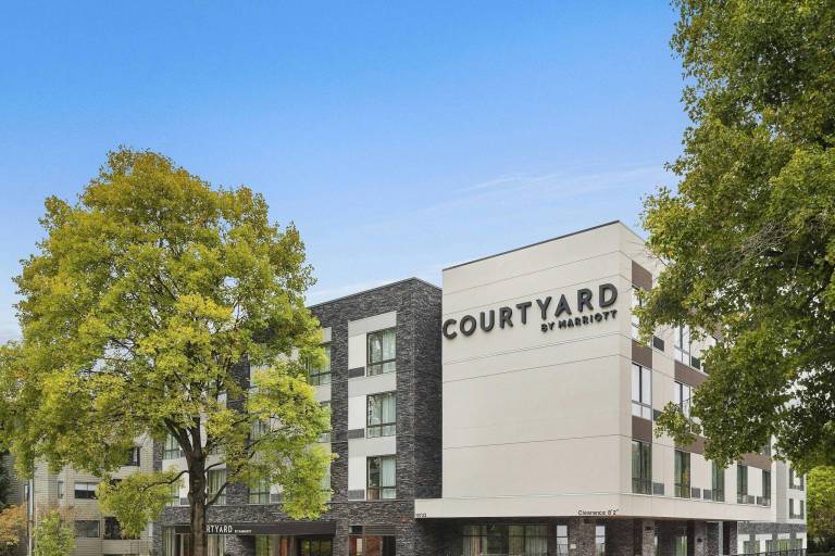 Courtyard by Marriott Seattle Northgate — photo 2