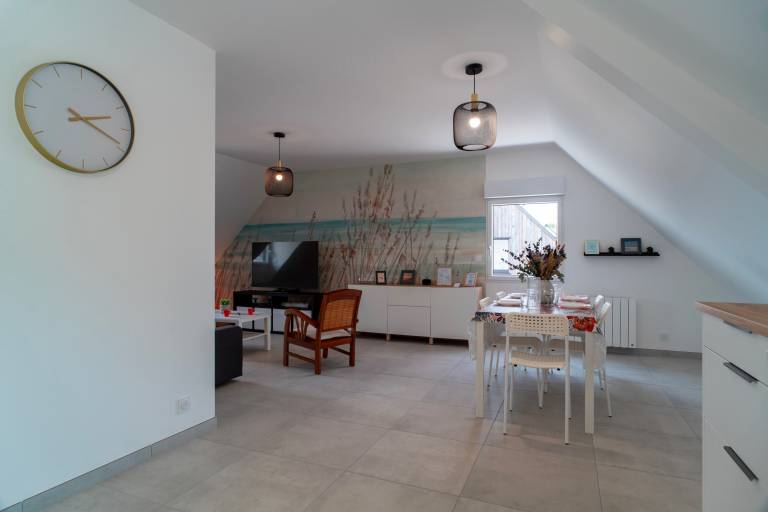 Rental apartment with patio & yard — photo 4