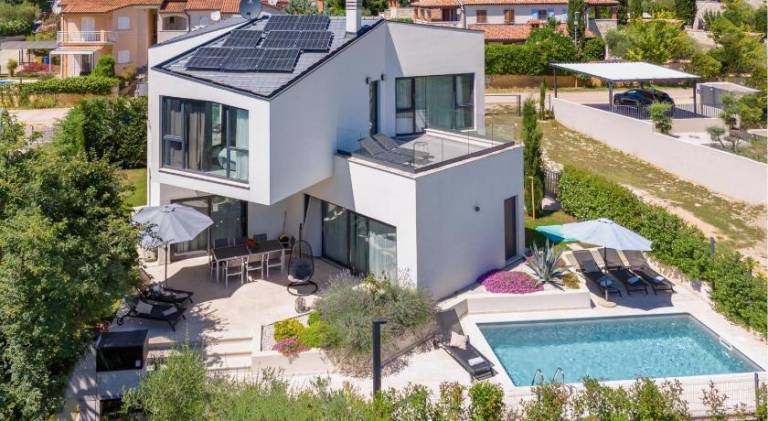 House with pool in Tar-Vabriga