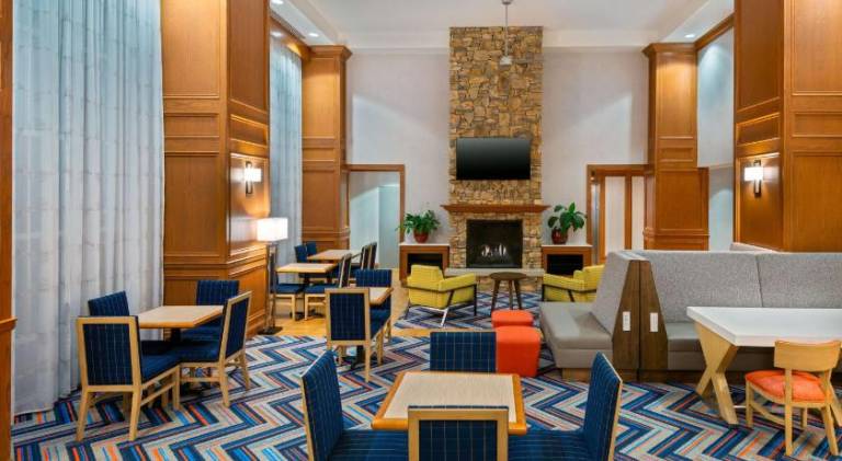 Hampton Inn & Suites Murfreesboro — photo 2