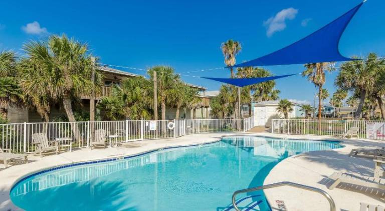Vacation home with pool | Pets allowed — photo 4