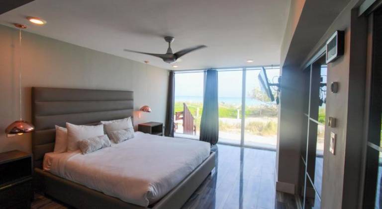Vacation home | Close to the beach | Pets allowed — photo 2
