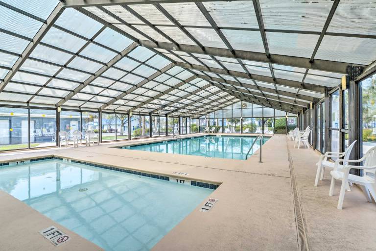 Deck & Pool Access: Myrtle Beach Getaway — photo 3