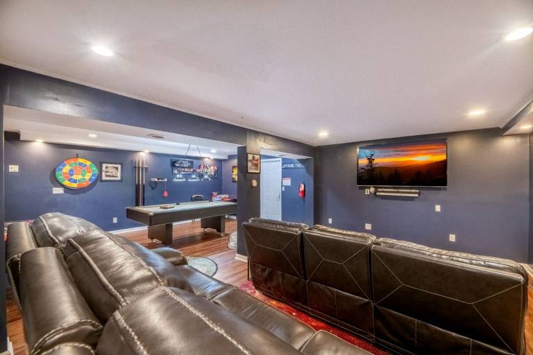 Hidden Hollow Lodge - Movie Nights, Game Fun, Fireside Stories & Hot Tub Soaks in Sevierville, TN