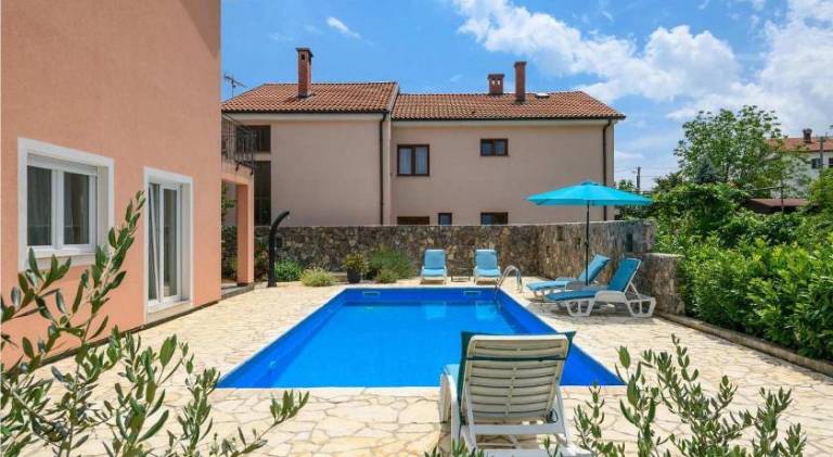 Vacation home with pool in Opatija