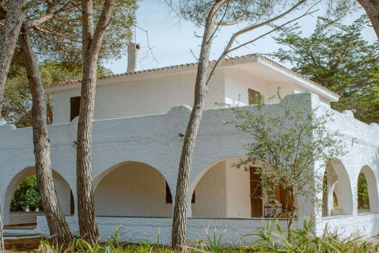 Villa with patio — photo 2