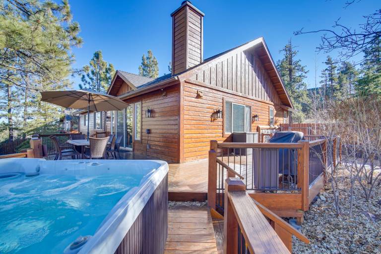 Big Bear Lake Cabin w/ Hot Tub & Gas Fire Pit! — photo 3