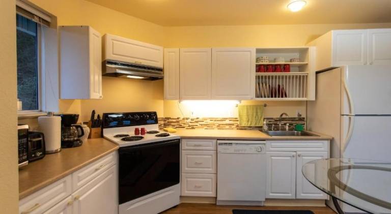 Kelli Creek Cottage - REDUCED PRICE ON TOURS — photo 5