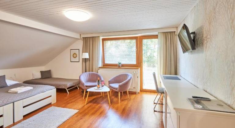 Lovely rental apartment with yard & patio | Pet-friendly — photo 2