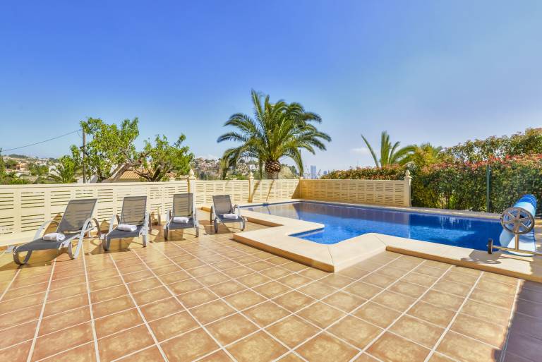 Villa with private pool, terrace & garden — photo 4