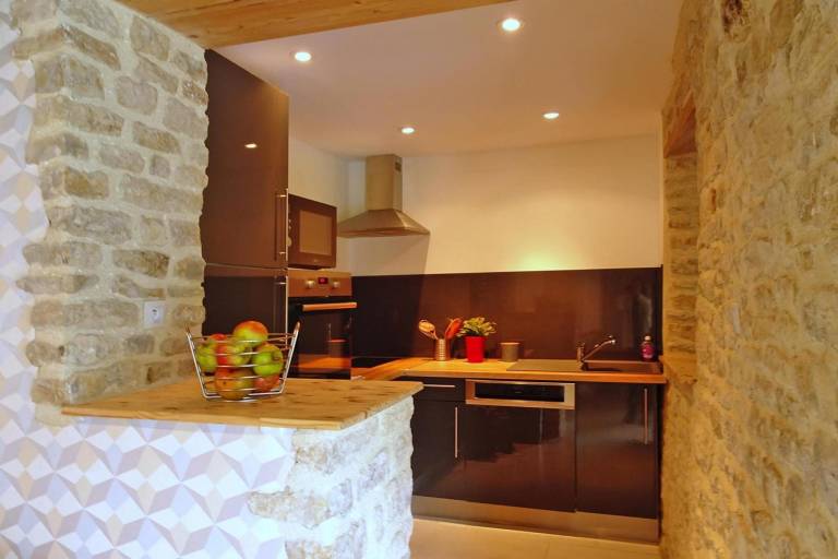 Vacation home with garden, terrace & barbecue — photo 4