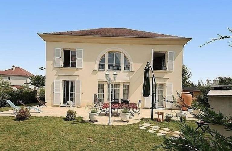 Villa Bailly-Romainvilliers