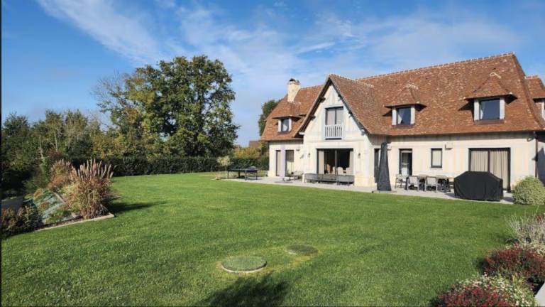 Villa with garden, barbeque & hot tub — photo 3