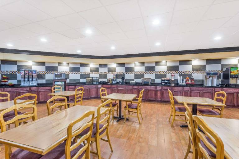 Ramada by Wyndham Macon — photo 5
