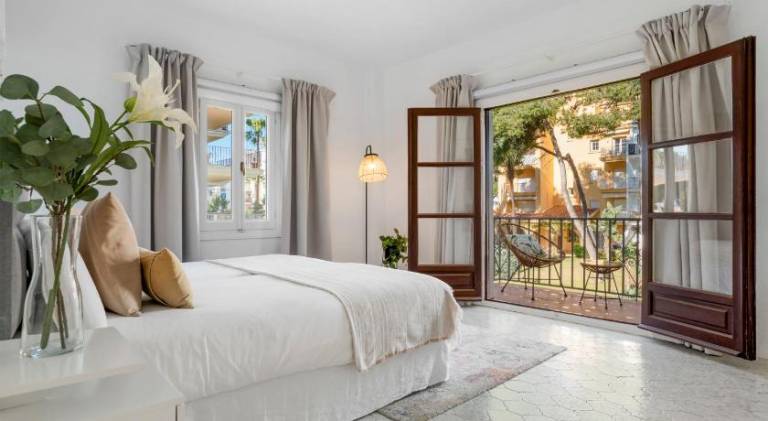 2 bdr apartment next to the beach in Puerto Banus — photo 2