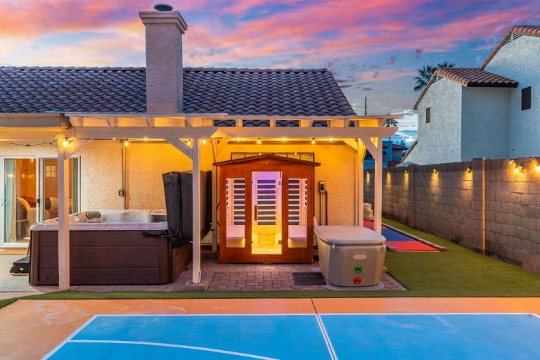 Heated Pool Spa Sauna Cold Plunge Pickleball — photo 3