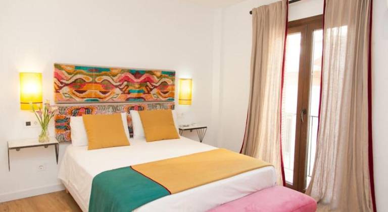 Rental apartment with terrace | Close to Seville Cathedral | Perfect for remote work — photo 2