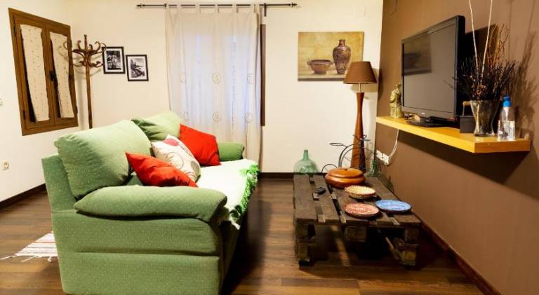 Apartment with garden, patio & barbeque — photo 2