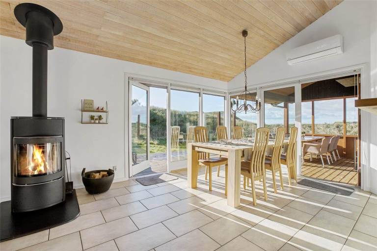 Children-friendly vacation home with terrace, barbecue & hot tub | Pets are welcome — photo 3