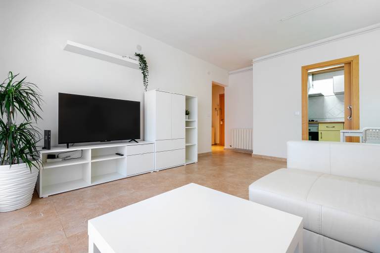 Apartment 'Center Beach Calafell' with Balcony, Wi-Fi and Air Conditioning — photo 4