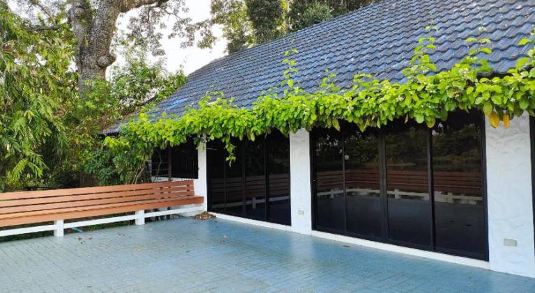 300 m&sup2; Ferienhaus