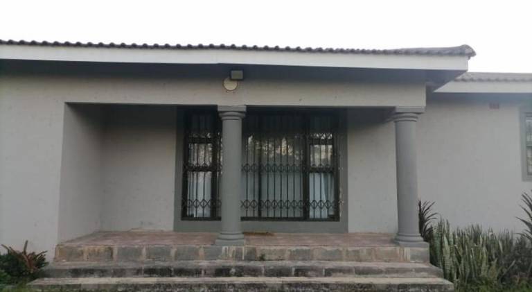 Queens And Kings Lodge
