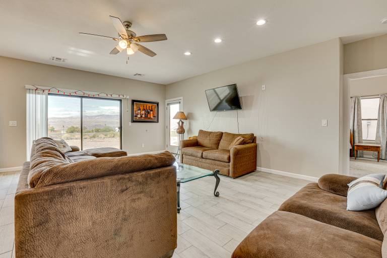 7 Mi to Golf: Mtn-View Retreat in Bullhead City — photo 5