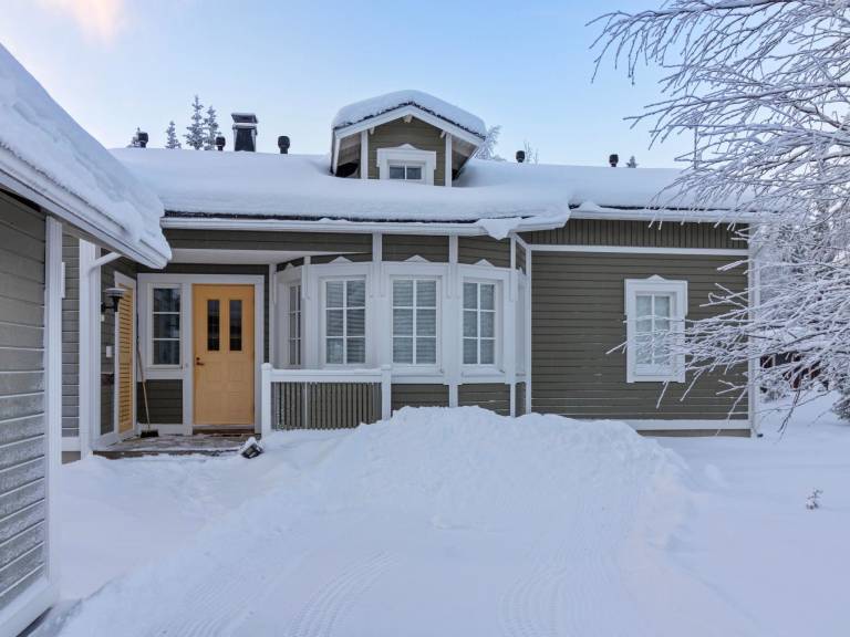 Vacation home with sauna — photo 2