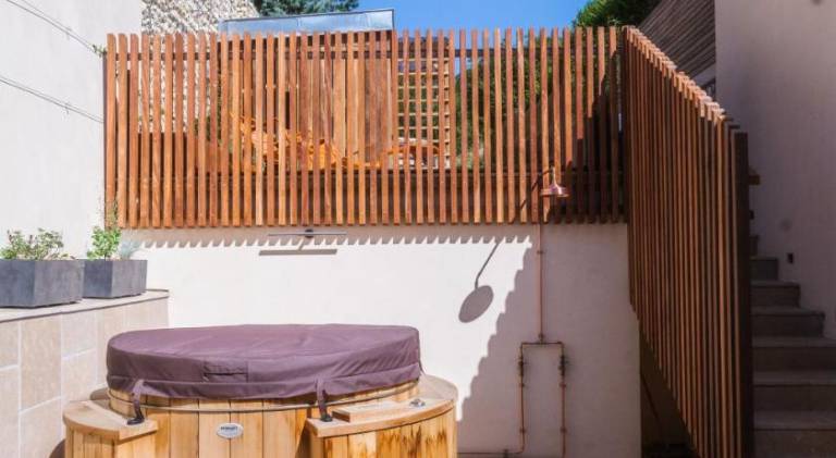 Fully equipped wonderful vacation home with patio, garden & hot tub | Pets allowed — photo 5