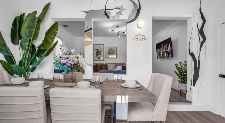Luxury Miami Home Next to Wynwood & Design District — photo 5