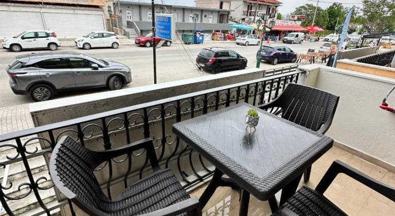 Apartment with terrace — photo 5