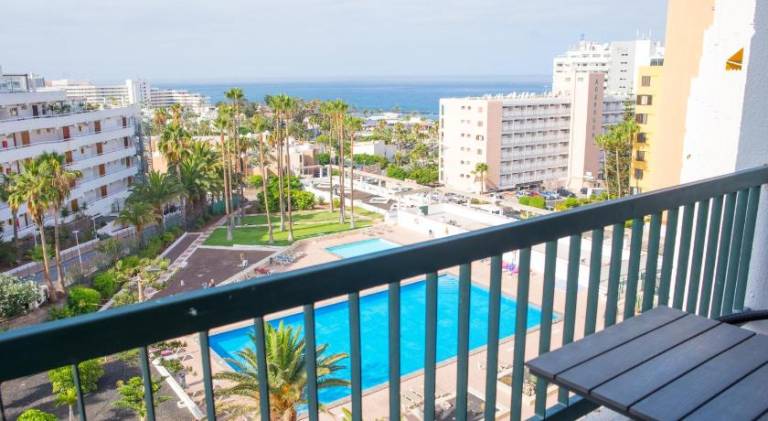 Rental apartment with yard, pool & terrace | Next to the beach | Pet-friendly — photo 4
