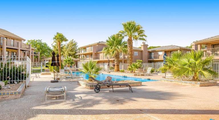 Pleasant rental apartment with pool & jacuzzi | Pets allowed in Washington, UT