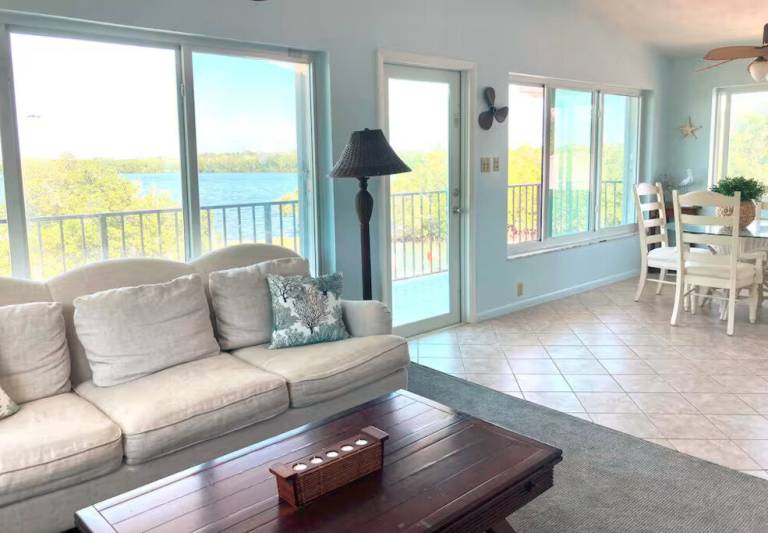 Boaters delight! 1 min to open water, Dock & Beach — photo 2